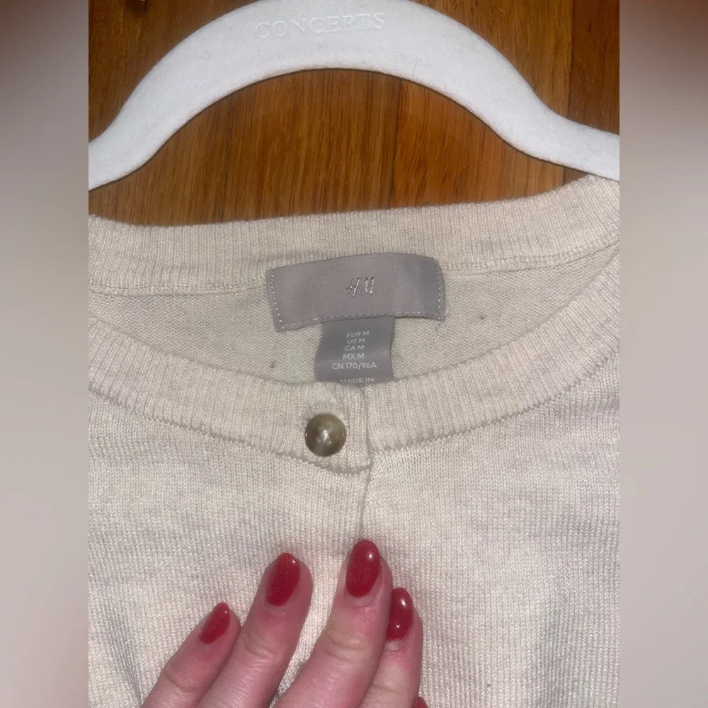 H&M Cardigan - Picture 3 of 4